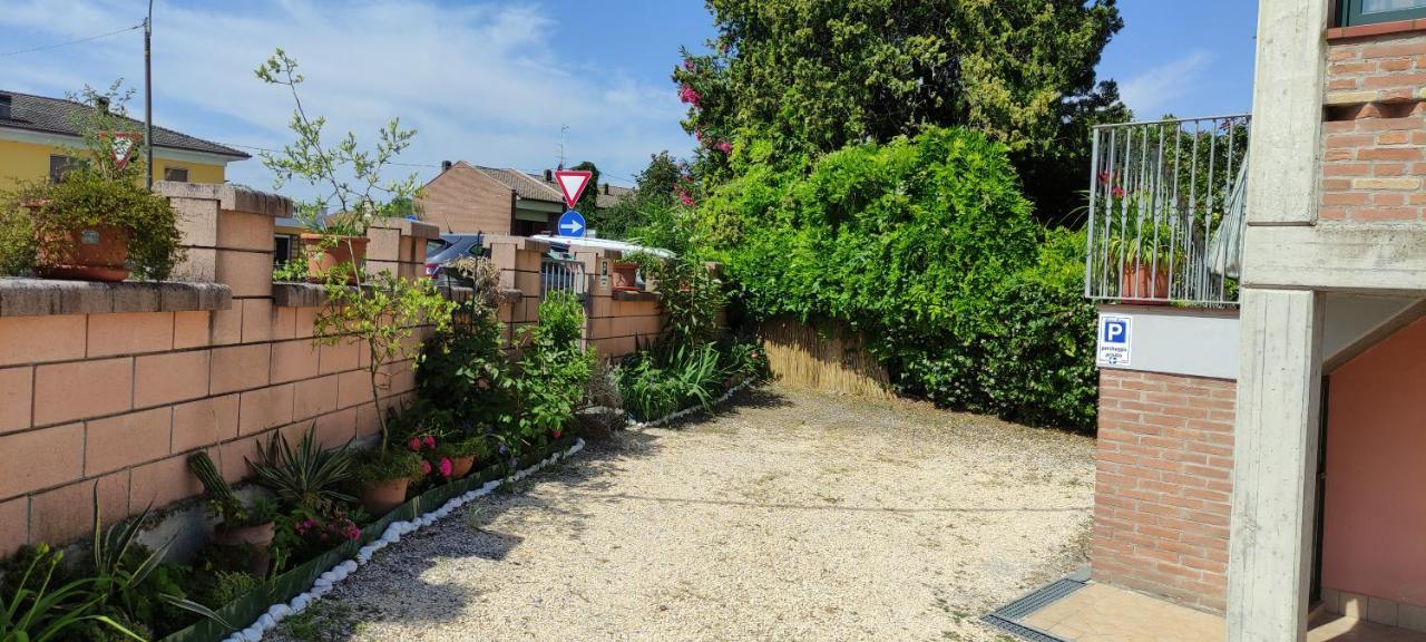 Silver Home Bagnolo San Vito Exterior photo