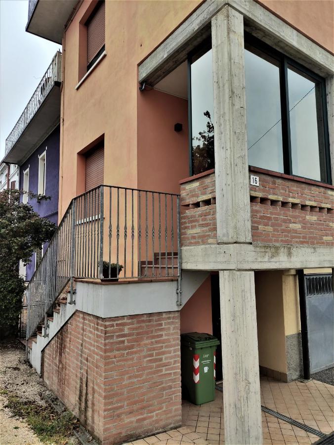 Silver Home Bagnolo San Vito Exterior photo